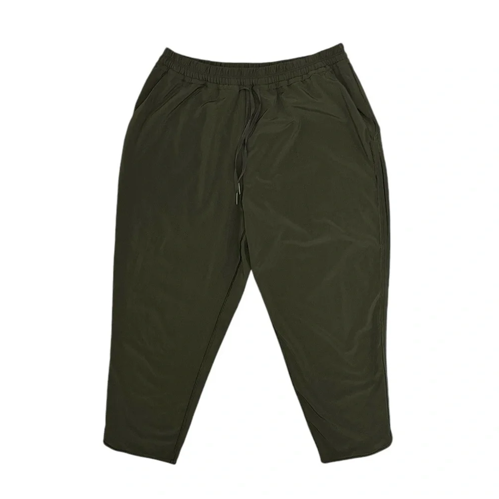 Lululemon Keep It Classic Crop 23” Size 8 in Dark Olive